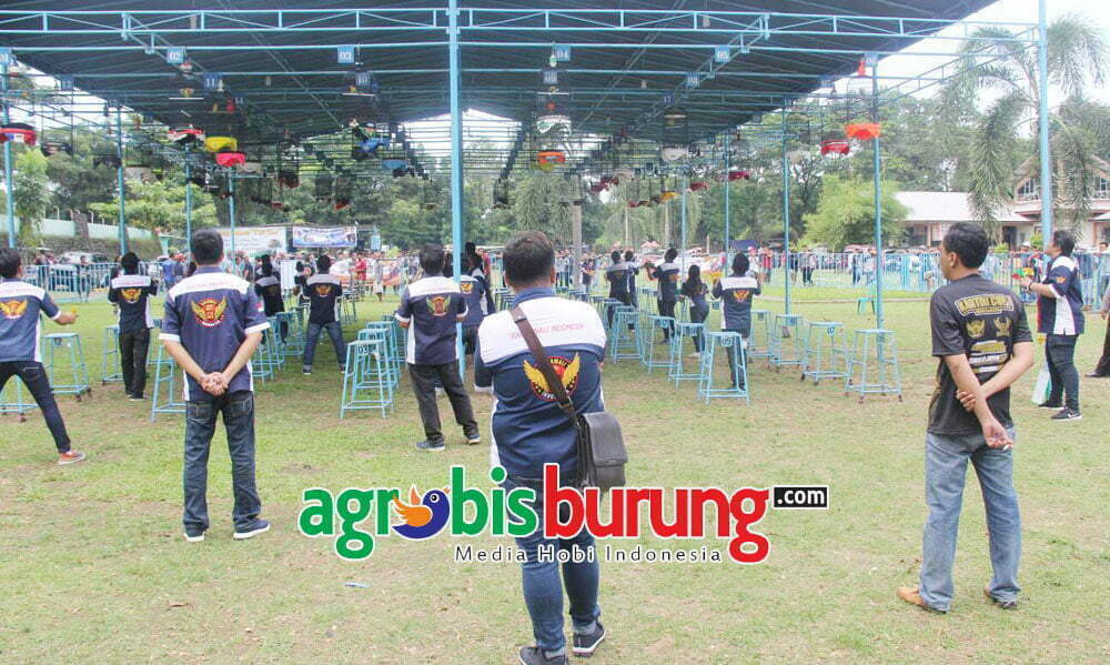 Suasana lomba