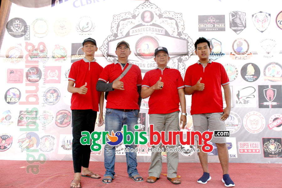 Silahturahmi sesama pecinta burung yang utama