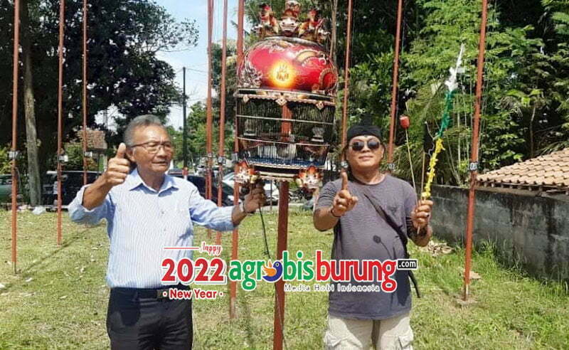 Sie Peng Ann (kiri), mengawal Dewa Ruci di LPJI Yogya