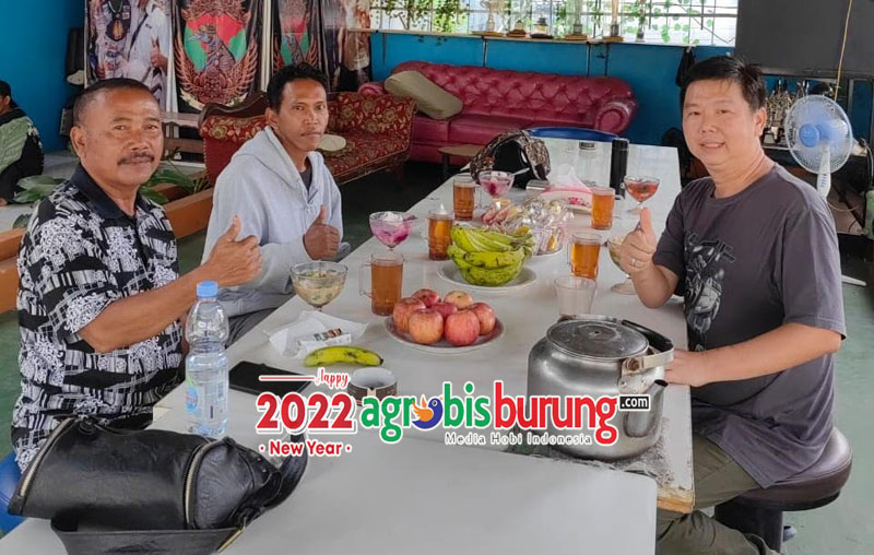 Pepen (kanan) bersama H. Cholil HDL.