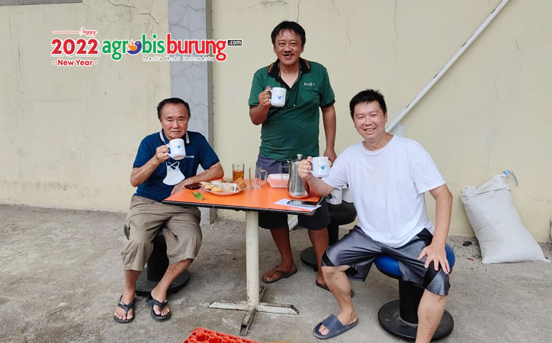 Dari kiri-kanan Abay Palem, Ari Tan & Pepen Golden Kung.