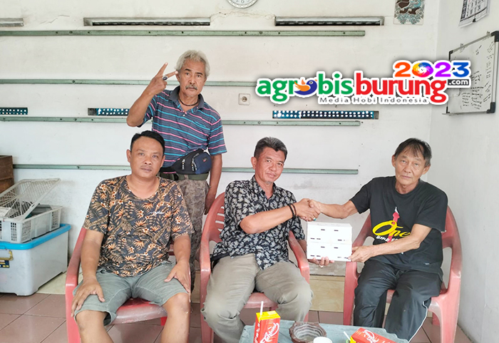 H. Nono Ganesha (tengah) & Johan Sri Ratu, transaksi Kakek-Nenek Legendaris.