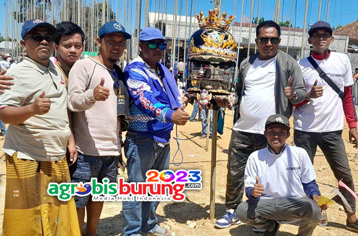 KH. Abdul Azis bersama Ababil Team.