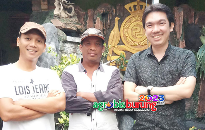 Sigid Padma (tengah).