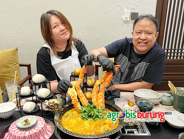 Hendry WAT bersama istri.