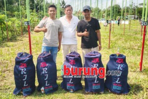 H. Sunan (tengah) bersama RJL Team Cilacap.