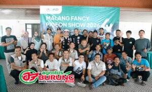 Panitia dan juri serta perwakilan peserta foto bersama setelah lomba sukses digelar