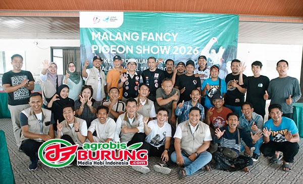 Panitia dan juri serta perwakilan peserta foto bersama setelah lomba sukses digelar